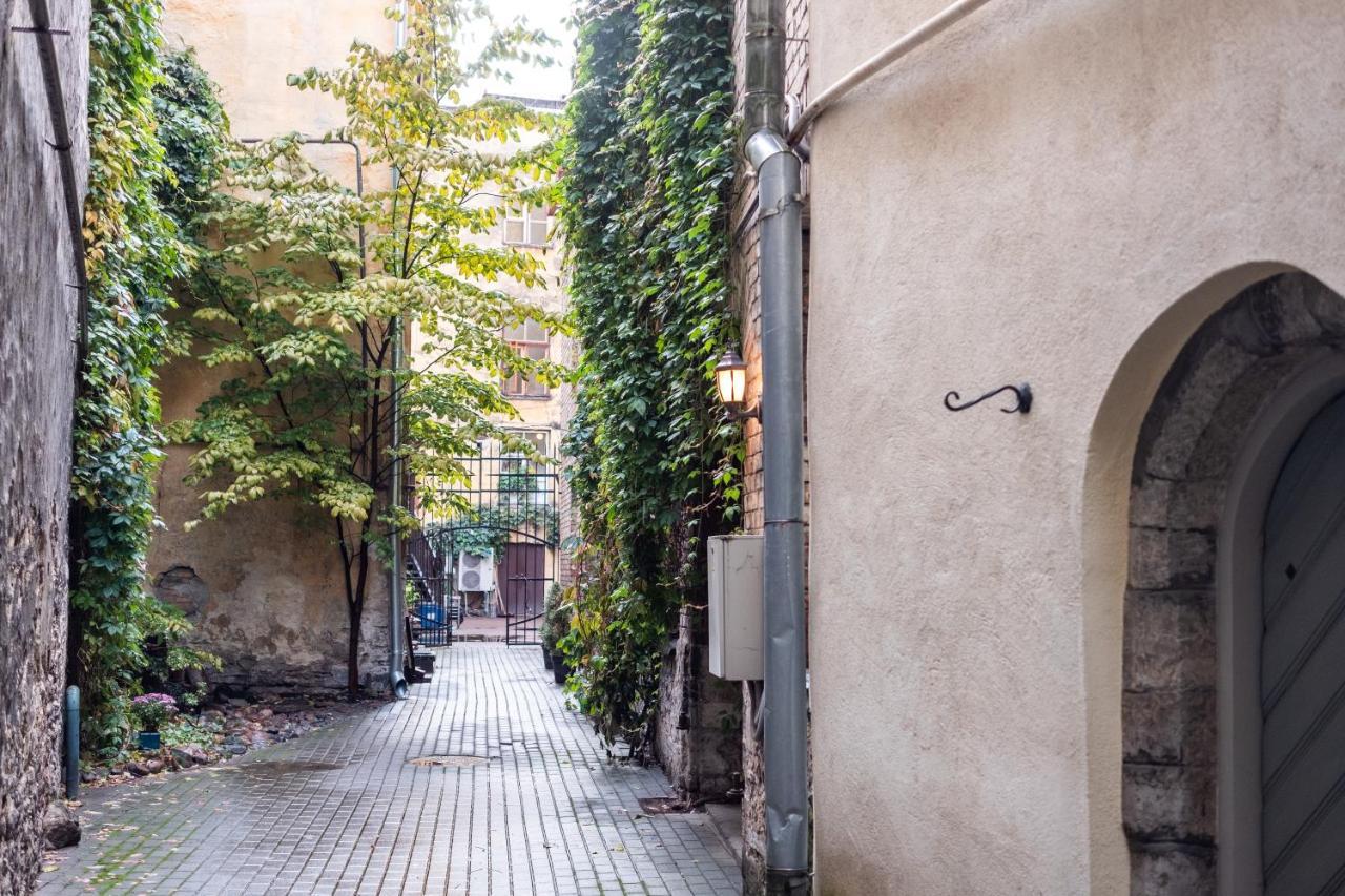 Dream Stay - Bright 2-Bedroom 2-Floor Old Town Apartment Tallinn Exterior foto